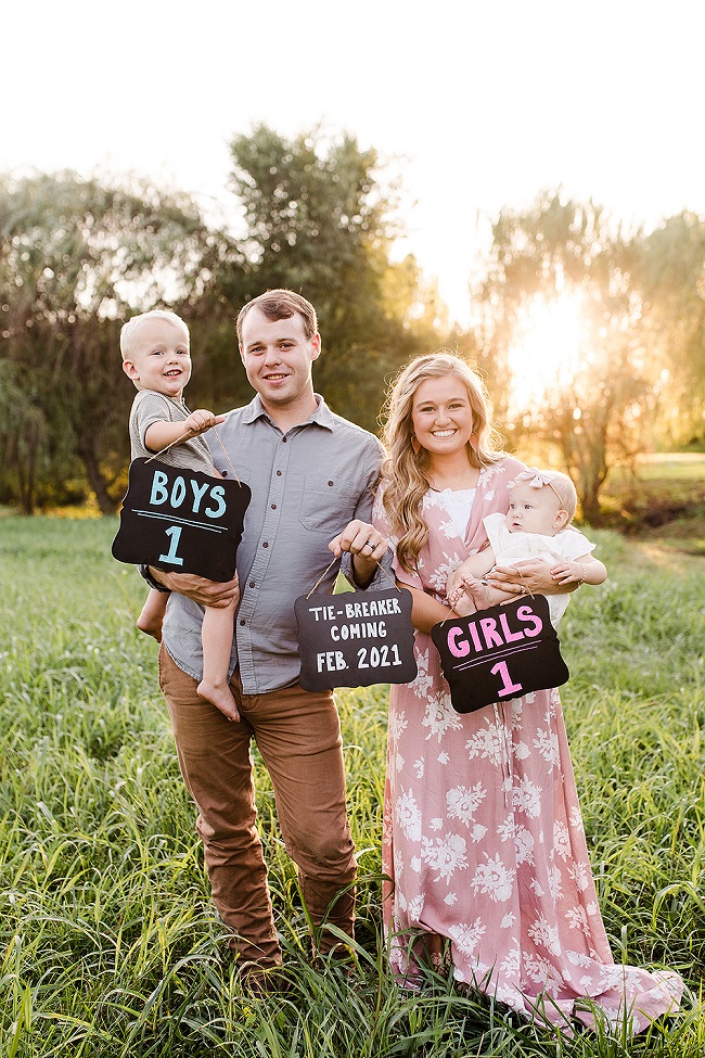 Joe and Kendra Duggar pregnancy revealhttps://app.asana.com/0/1135954362417873/1189573576717273/fCredit: Erica Kirby Photography