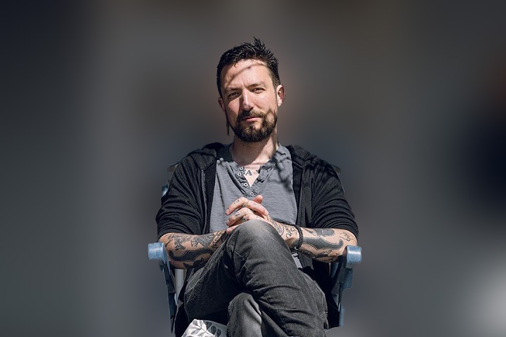 Frank Turner Reconciles With Transgender Parents