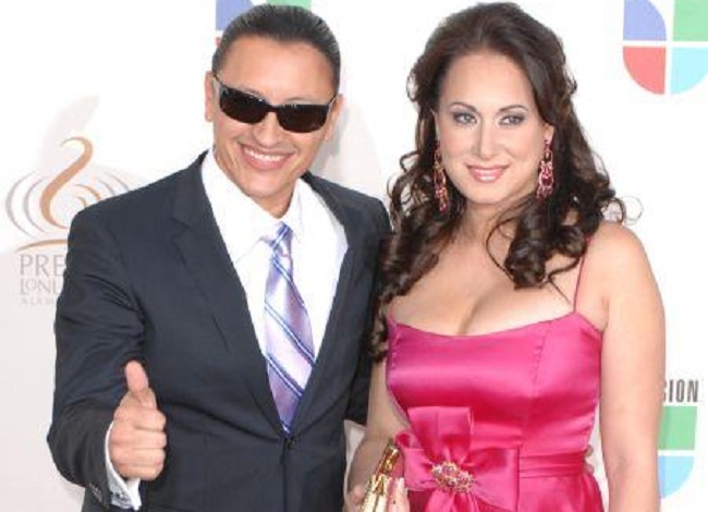 elvis crespo with maribel vega