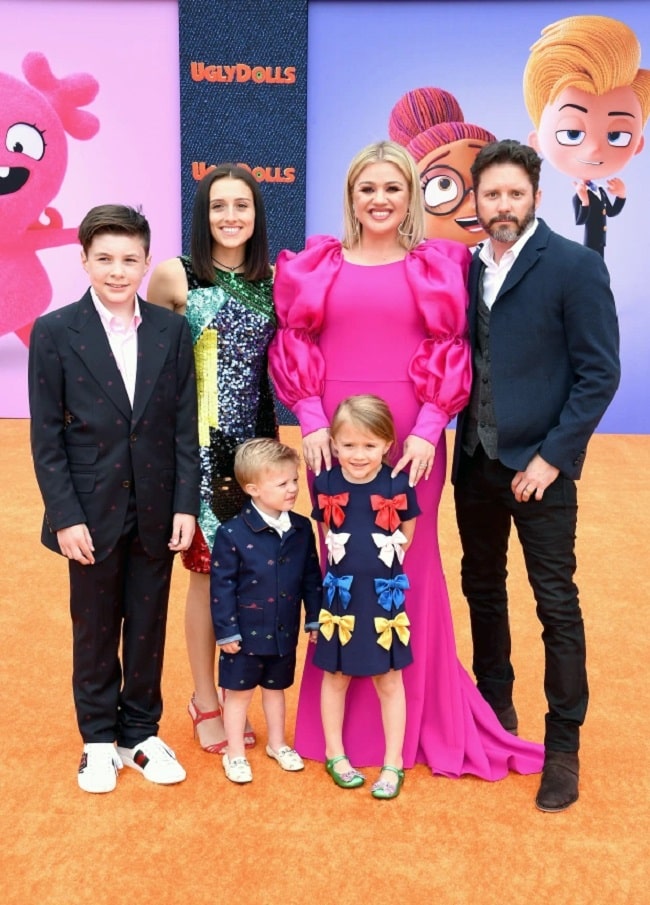 brandon blackstock wife kelly clarkson children